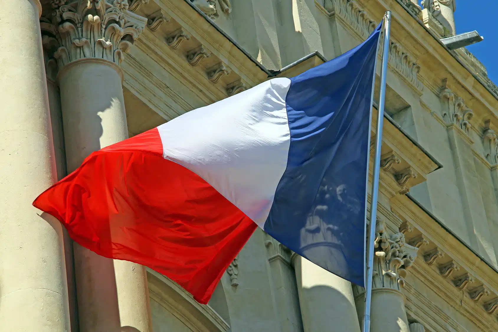 Investors Are Becoming More Interested in France as Concerns About Germany Continue to Increase