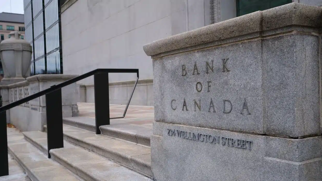 Bank of Canada Reduces Interest Rates and Forecasts a Worse Economy in 2024